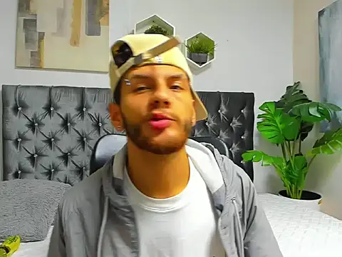 Snapshot of CHRIS_GREY chatting on 17, 6, 2026 CHRIS GREY online show from 17, 6, 2026