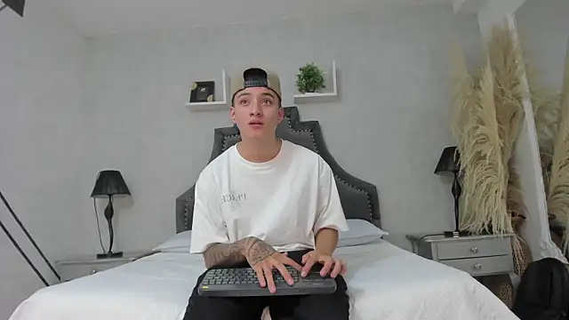 wesley boyy  online show from 23, 5, 2026