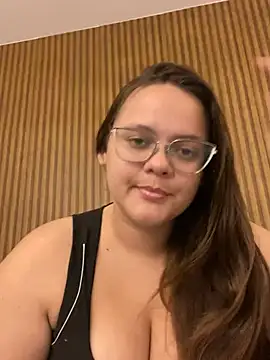 Snapshot of Laryssinha_69 chatting on 3, 7, 2026 Laryssinha 69 online show from 3, 7, 2026