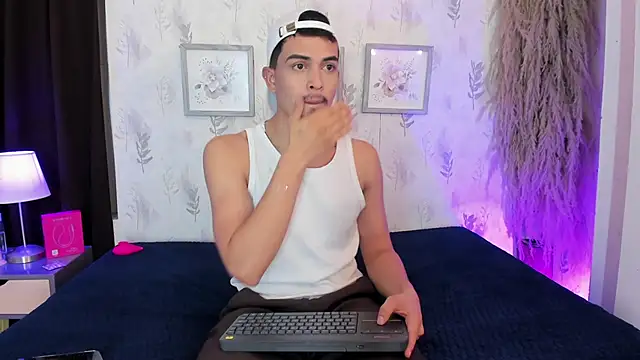 Snapshot of willy_diamond chatting on 9, 6, 2026 willy diamond online show from 9, 6, 2026