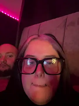 Starrayy97 online show from 14, 6, 2026