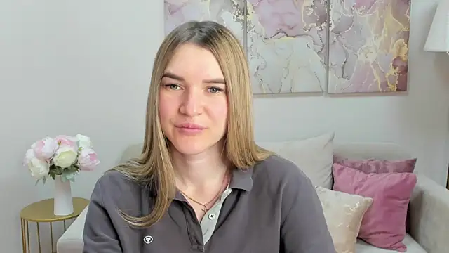 Snapshot of RoxyReignn chatting on 13, 6, 2026 RoxyReignn online show from 13, 6, 2026