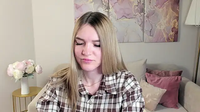 Snapshot of RoxyReignn chatting on 22, 6, 2026 RoxyReignn online show from 22, 6, 2026