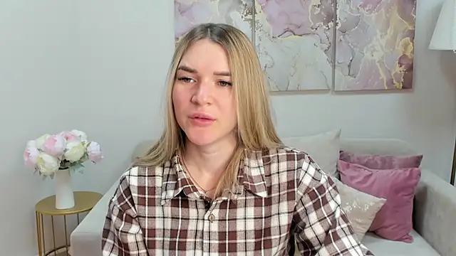 Snapshot of RoxyReignn chatting on 28, 6, 2026 RoxyReignn online show from 28, 6, 2026