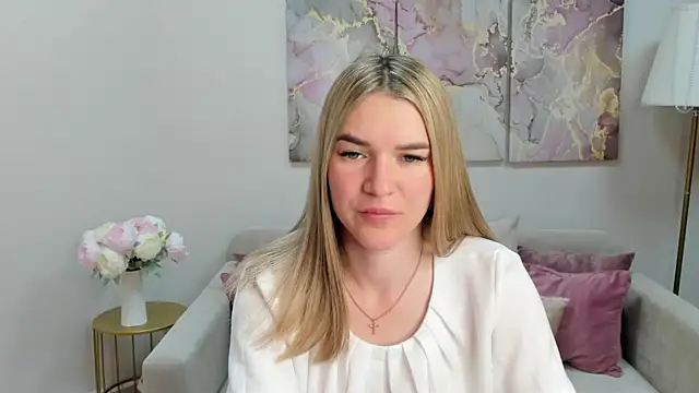 Snapshot of RoxyReignn chatting on 2, 7, 2026 RoxyReignn online show from 2, 7, 2026