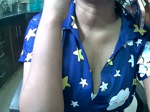 Snapshot of shallykaul chatting on 10, 7, 2026 shallykaul online show from 10, 7, 2026