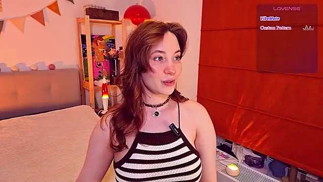 Snapshot of come_in_bed chatting on 8, 7, 2026 come in bed online show from 8, 7, 2026