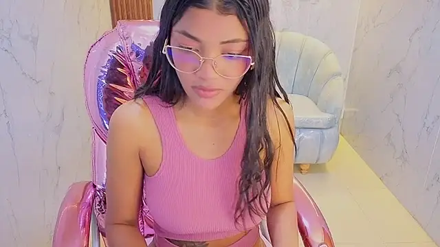 Snapshot of valentina_gomez_s chatting on 26, 5, 2026 valentina gomez s online show from 26, 5, 2026