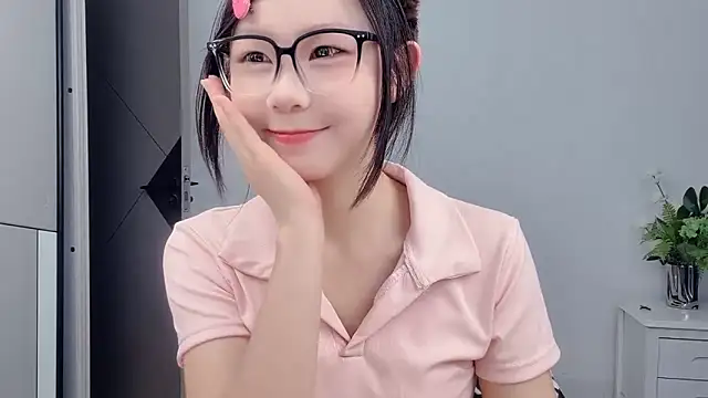 Snapshot of Rose_love69 chatting on 5, 7, 2026 Rose love69 online show from 5, 7, 2026