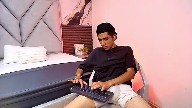 Isaacxsam  online show from 26, 5, 2026