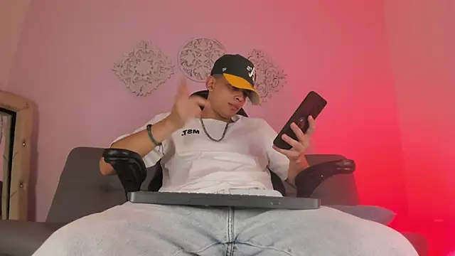 Snapshot of Matheww_strong chatting on 25, 5, 2026 Matheww strong online show from 25, 5, 2026