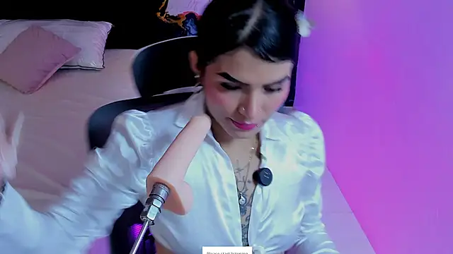 Alanna Wild online show from 26, 6, 2026