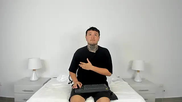 Snapshot of burning_diamond__ chatting on 8, 6, 2026 burning diamond online show from 8, 6, 2026