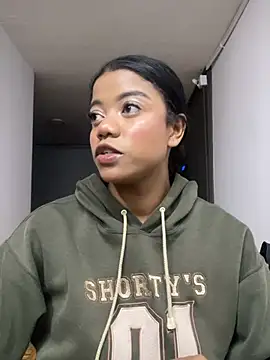 Snapshot of Ariana_roxe_ chatting on 4, 7, 2026 Ariana roxe online show from 4, 7, 2026