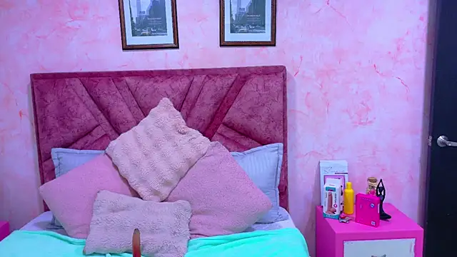 Emily Velvet69  online show from 29, 5, 2026