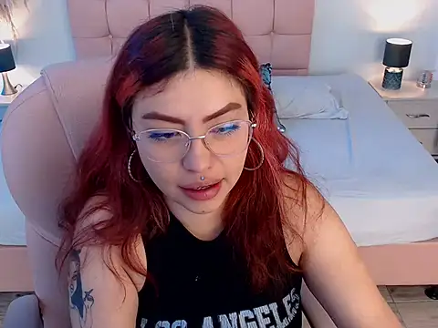 Snapshot of LilMoon_ chatting on 23, 6, 2026 LilMoon online show from 23, 6, 2026