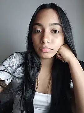 Snapshot of xcleila chatting on 8, 7, 2026 xcleila online show from 8, 7, 2026