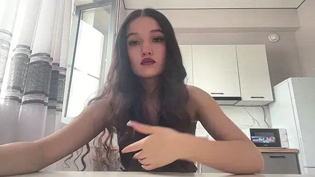 LisetteParajon online show from 19, 6, 2026