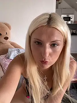 Snapshot of MimiLliiyy chatting on 16, 7, 2026 MimiLliiyy online show from 16, 7, 2026