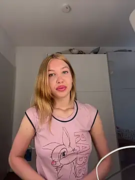 Snapshot of MilaaXOO chatting on 4, 6, 2026 MilaaXOO online show from 4, 6, 2026