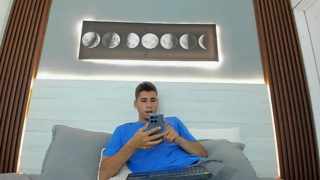 Mauro boy online show from 6, 7, 2026