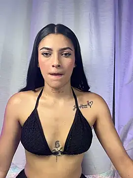 Snapshot of Saracortess chatting on 7, 7, 2026 Saracortess online show from 7, 7, 2026