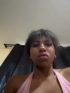Snapshot of Zafiro_fire chatting on 12, 6, 2026 Zafiro fire online show from 12, 6, 2026