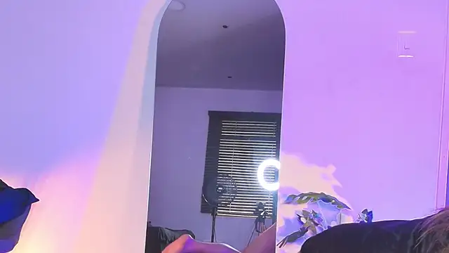 AshleyMonroee   online show from 24, 6, 2026