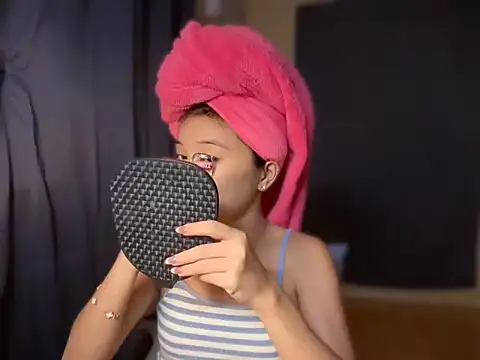 Snapshot of Alluringx_amara chatting on 3, 7, 2026 Alluringx amara online show from 3, 7, 2026
