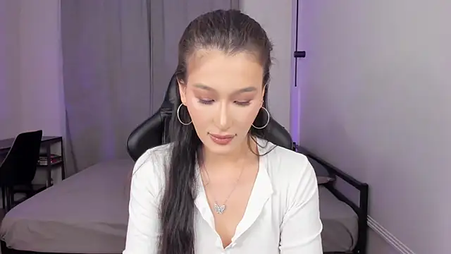 Snapshot of lilly_mighty chatting on 8, 6, 2026 lilly mighty online show from 8, 6, 2026