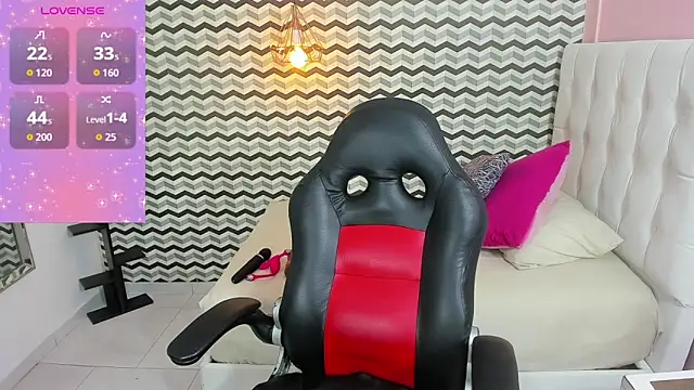 Snapshot of ZOEMARTINS1 chatting on 6, 6, 2026 ZOEMARTINS1 online show from 6, 6, 2026