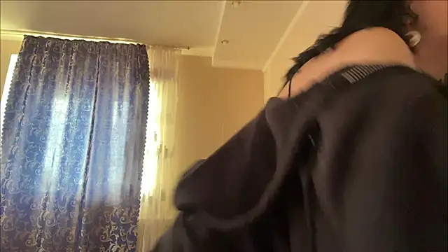 HolyCute online show from 6, 7, 2026