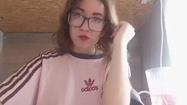 Snapshot of OliviaMoment chatting on 30, 6, 2026 OliviaMoment online show from 30, 6, 2026