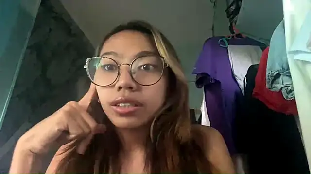 Elarisserose online show from 9, 6, 2026