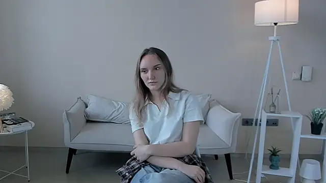 JenevaLitalien online show from 30, 5, 2026