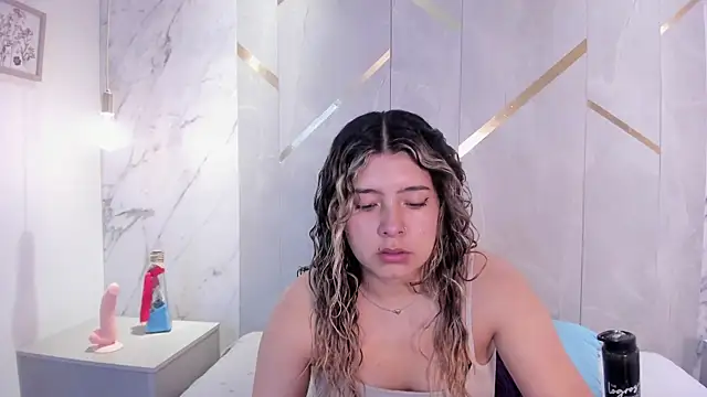 Snapshot of ChloeBelle_ chatting on 2, 6, 2026 ChloeBelle online show from 2, 6, 2026