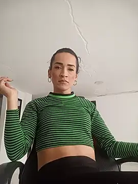 Snapshot of Hanna_long chatting on 14, 7, 2026 Hanna long online show from 14, 7, 2026