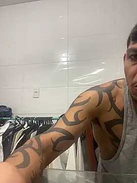 Tatuadomoreno23cm online show from 9, 6, 2026