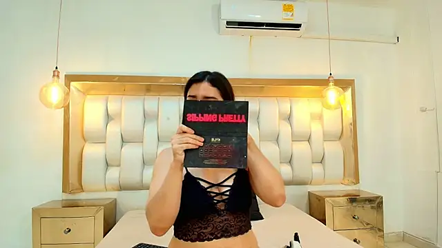LizzyRaven online show from 2, 7, 2026