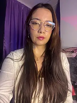 arilynn  online show from 17, 7, 2026