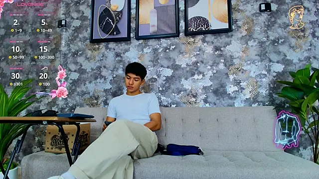 Snapshot of Maximiliano_Young chatting on 15, 6, 2026 Maximiliano Young online show from 15, 6, 2026