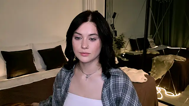 Snapshot of MurielGray chatting on 2, 6, 2026 MurielGray online show from 2, 6, 2026