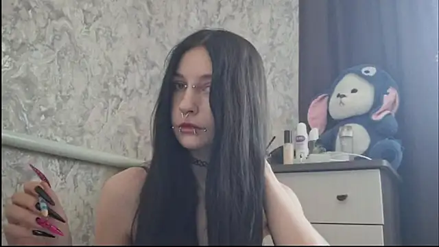 KrissyHiott online show from 31, 5, 2026