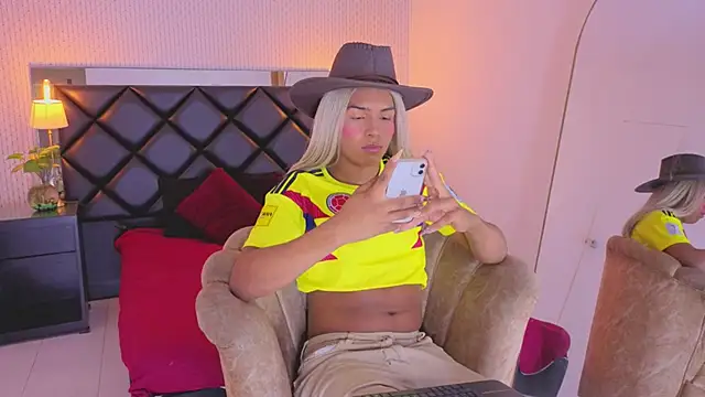 chloe bronze online show from 17, 6, 2026