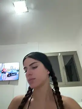 miaabelluccii online show from 20, 7, 2026