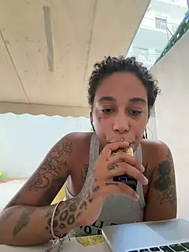 Snapshot of Kira_nyxx chatting on 13, 7, 2026 Kira nyxx online show from 13, 7, 2026