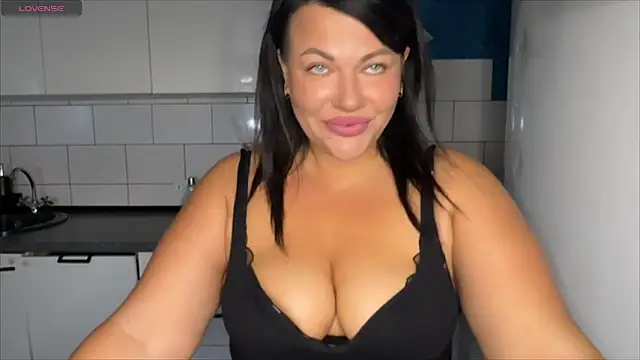 Snapshot of Annbigass chatting on 19, 6, 2026 Annbigass online show from 19, 6, 2026