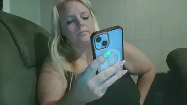 Snapshot of Girthdaddy9 chatting on 18, 6, 2026 Girthdaddy9 online show from 18, 6, 2026