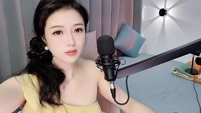 Momo-Wow online show from 20, 6, 2026