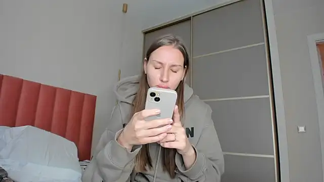 Snapshot of SofiClimbing chatting on 12, 1, 2025 SofiClimbing online show from 12, 1, 2025